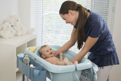 אמבטיה עם משטח החתלה מתקפל Chicco Cuddle Bubble Comfort