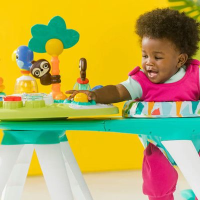 מרכז פעילות אורקולי 2 ב-1 מסתובב ושולחן הפעלות בסגנון טרופי bright starts