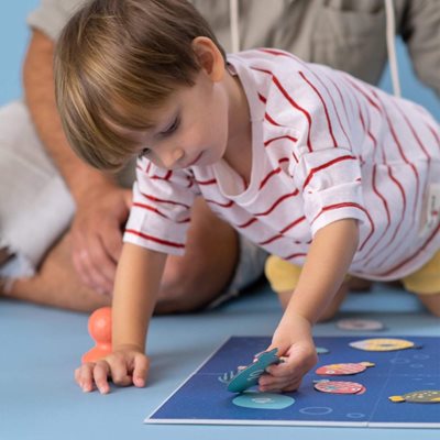 My-1st-magnetic-fishing-game-play1-800x800