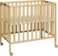 עריסה מתקפלת לתינוק מעץ הופכת ללול כולל מזרן נושם לבן או טיבעי