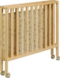 עריסה מתקפלת לתינוק מעץ הופכת ללול כולל מזרן נושם לבן או טיבעי