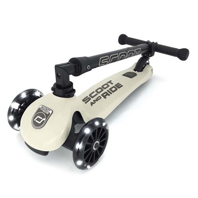 scoot---ride-highwaykick-three-led-scooter (6)