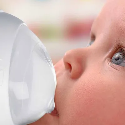 בקבוק צ’יקו נטורל פילינג עם כוכבים – Chicco Natural Feeling Bottle My Little Star