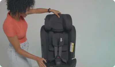 כסא בטיחות מסתובב מלידה ועד גובה 135 ס"מ i-Pivot™ Grow