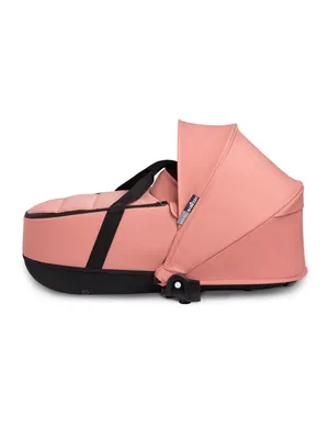 עגלת YOYO² עם שלדה לבנה/שחורה + סל שכיבה + טיולון