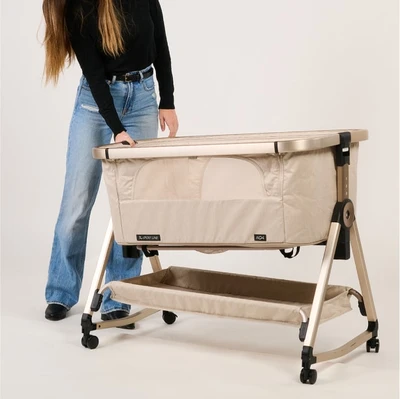 עריסה נצמדת למיטה ספורט ליין נועה בד לבן / שלד עץ – Sport Line