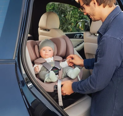 חדש בישראל! כסא בטיחות מסתובב משולב בוסטר 360° Swivel-Grow Max מבית BRITAX