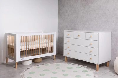 חדר אמילי – טריקה שקטה